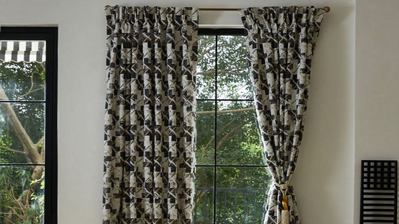 Getting Bedroom Drapes and Curtains to Enhance the Beauty of Your Room